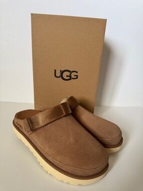 UGG Slide Goldenstar Clog 8.5 NEW IN BOX Chestnut Suede